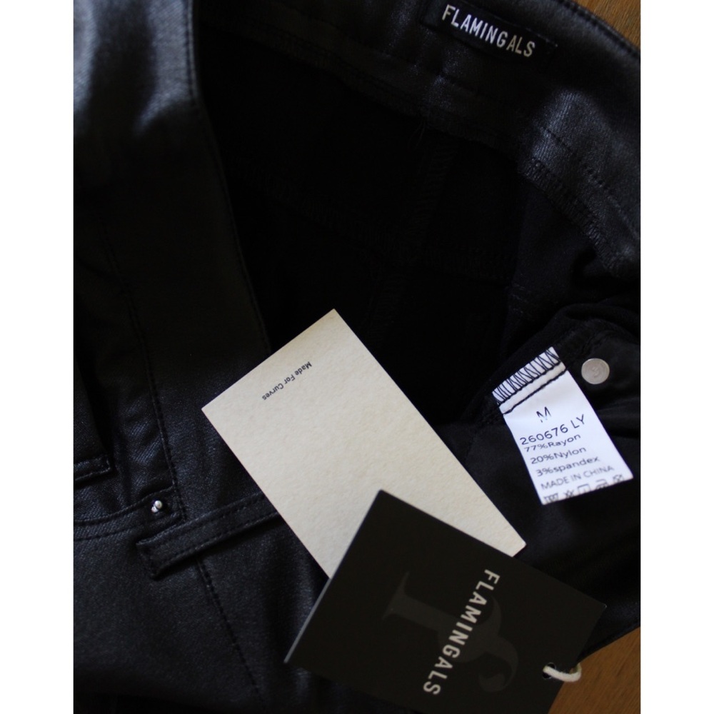 Flamingals NWT Faux Leather Flare Pants For Curvy Women Medium Brand New Black - Picture 11 of 12